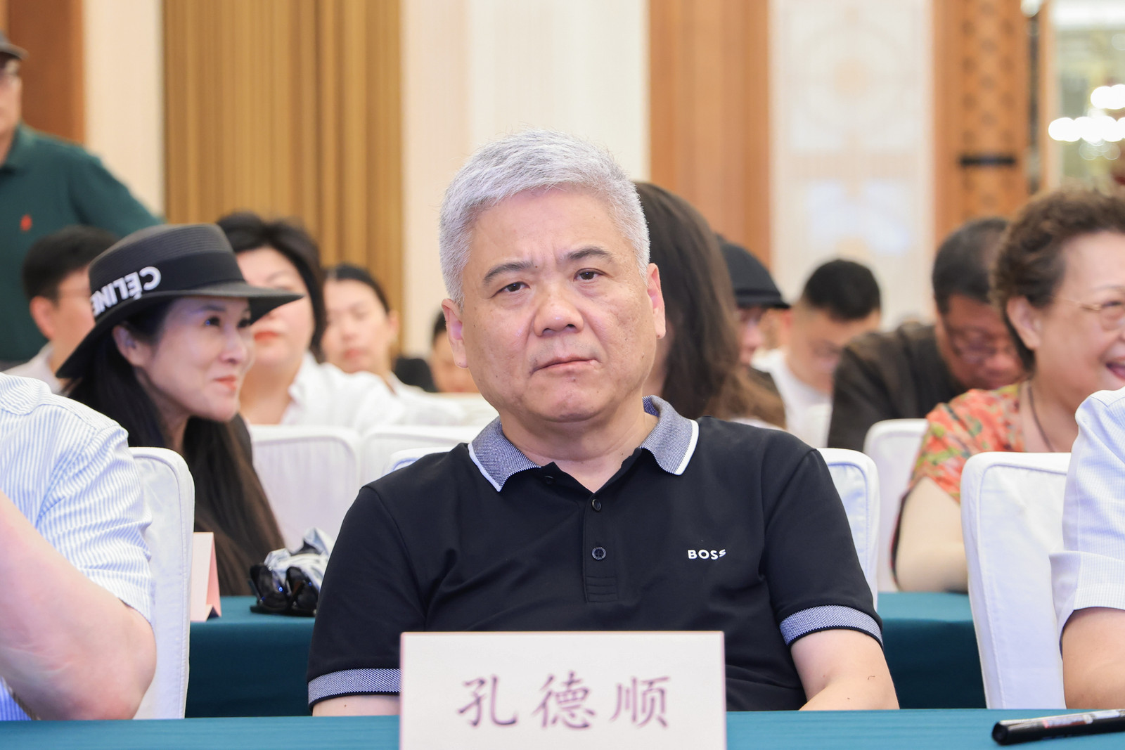 ced81c8bcb604a4fbf9998f5564bc4d.jpg