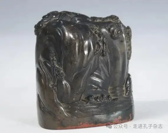 图3 山水人物黑寿山石章.webp